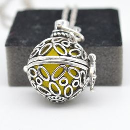 Pendant Necklaces 5pcs 28 30mm Antique Silver Filigree Ball Jewellery Essential Oil Diffuser Lockets With Lava Stone Pregnancy BallsPendant Ne