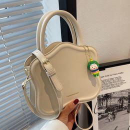 fashion Shoulder Bags comfortable Simple generous and versatile collocation handbag size 21 18 7cm