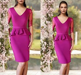 2022 Fuchsia Lace Satin Mother of the Bride Dresses Elegant V Neck Knee Length Women Cocktail Party Celebrity Gowns Robe De Soiree