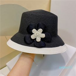 fashion Summer Grass Braid Bucket Hats Pearls Flower Designers Caps Patchwork Women Fisherman Straw Hat Sun Hollow Breathable Cap