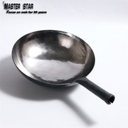 Master Star Classic Chinese Traditional Handmade Forging Wok Durable Iron Woks Uncoating Wrought Iron Non-stick Gas Pot Cookware T200523