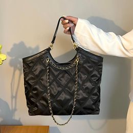 Evening Bags Fashion Large-capacity Lingge Thread Tote Bag Designer Quilted Lady Handbag High Quality Chain Shoulder Causal Shopping