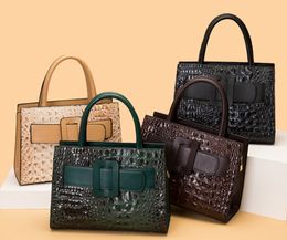 Crocodile Pattern Leather Handbag Luxury Designer Women Crossbody Shoulder Bag High Quality Retro New Luxury Handbags