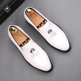 Brogue Men Elegant Italian Party Dress Shoes Brand Slip-On Fashion Formal Coiffeur Patent Wedding Leather Casual Business Loafers