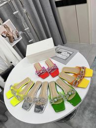 2022 Женские сандалии дизайнер с бриллиантами -луками мультфильмы Satin Plat Slides Женская обувь пляж Ленивый сандал сексуальные туфли на открытом воздухе