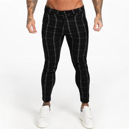 GINGTTO Men's Chinos Pants Skinny Fit Elastic Waist Black Plaid Autumn Stretchy Chinos Pants Men Size 28-36 EU Size Slim Leg 201128