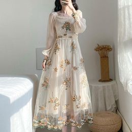 Casual Dresses 2022 Spring Style French Dress Women's Slim A-line Vintage Embroidery Flower Mesh Princess Party Midi Vestidos