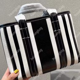 Fashion Shopping Bag High Quality Shoulder Bags Women Handbag Leather Crossbody Luxury Designer Totes Bucket Tote Business Handbags Pochette Wallet Stripes Purse