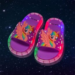 Summer Girls Boys Luminous Slippers Children Soft PVC Shoes Toddler Kids Home Sandals Comfortable Baby Slides Flip Flops 220623