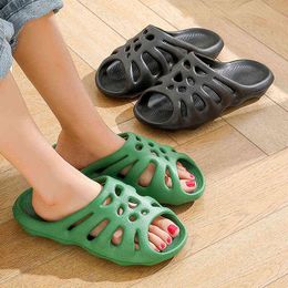 Hollow Slippers Female Summer Bathroom Mesh Surface Quickdry Bathroom Slippers Soft Household Couple Sandals J220716