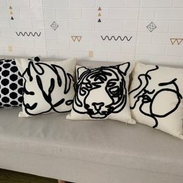 Cushion/Decorative Pillow Art Abstract Tiger Thread Embroidered Pillowcase Cover White Black Sofa Canvas Tufted Cushion Simple Home Decoraio