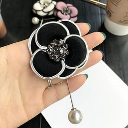 Pins Brooches Vintage Fabric Flower Camellia Crystal Rhinestones Collar Needle Pearl Korean Brooch For Women Jewelry AccessoriesPins