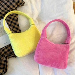 Shopping Bags Vintage ute for Women Winter Faux Fur Handbags Soft Small Plush Clutches New Armpit Shoulder Hobo 220316