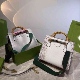 Chic gletter Totes Snake Bamboo Handle Designer Handbag Women Bucket Bag Shopping Bags Purses Handbags 220422