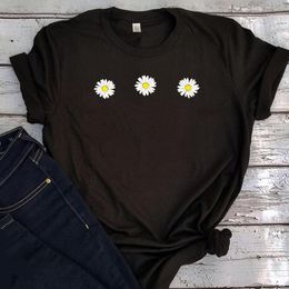 White Daisy T-Shirt For Women Flower Graphic Tee Vintage Gift Black Top Tshirt Summer Tees Clothing Women's