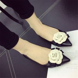 Designer Fashion Camellia Flowers Women Dress Shoes Shallow Mouth Pointed Toe Flat Shoes Low Heel Leather Lady Sandals