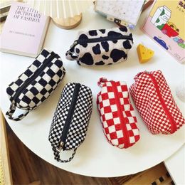 Cosmetic Bags & Cases Checkerboard Case Large Capacity Portable Storage Bag Girls Retro Velvet Grid Cow Pencil Students Stationery PouchCosm