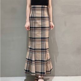 Kuzuwata High Waist Plaid Buttocks Side Split Mermaid Skirts Japan Style Temperament Elegant Jupe Autumn Women Faldas 220322