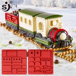 SJ Christmas Cake Mould Gingerbread Train Decoration Silicone Baking Molds Approved Mousse Craft Cake Bakeware Tray 2019 T2005242708