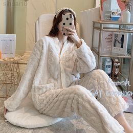 Pyjamas Women Autumn And Winter New Ins Flannel Coral Fleece Plus Velvet Thickening Home Service Outerwear Suit L220803