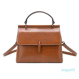Briefcase for Women Bag Oil Wax Leather Vintage 15.6 Inch Laptop Business Shoulder Bag Brown