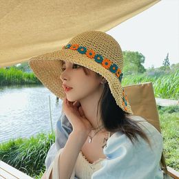 Berets Big Eaves Flower Female Summer Small Fresh Hollow Breathable Fisherman Hat Sunshade Casual Foldable Beach Straw CapBerets