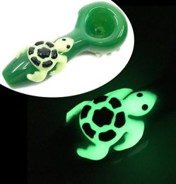 Vintage 4INCH GLOW IN THE DARK TURTLE GLASS HAND PIPE Hookah Bong Water smoking pipe Dab Rigs can put customer logo BY dhl ups cne