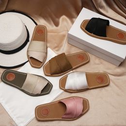 Роскошные CH Slippers Designer Sandales 2022 Summer Woman обувь Canvas Slides Женщины летние пляжные туфли кросс -бэнд.