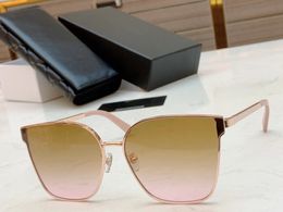 Brand-name Sunglasses Personality Cat Eye 6-color Milk Optional Classic Letter Leg Frame Ladies Summer Carry Ch7172