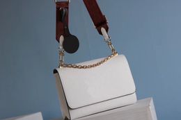 2022 luxury designer twist shoulder bag fashion oblique one shoulder twist-lock portable smooth leather 50282