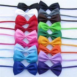 Cute Pet Christmas Gift For Dog Bow Tie 100pcs lot Cat Neck tie Grooming Accessories 19 Colours Adjustable Bows LJ200923