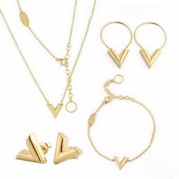 Europe America Fashion Style Jewelry Sets Lady Women Titanium Steel v Initials Charm Necklace Bracelet Stud Earrings 3 Color