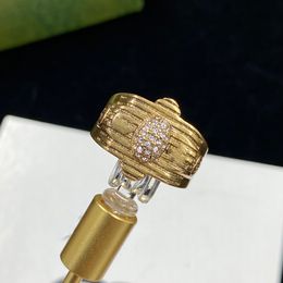Kadın için açık lüks tasarım yüzüğü elmas üst pirinç altın yüzükler kadın moda takı tedariki