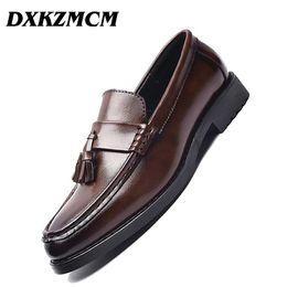 DXKZMCM Men Dress Shoes Handmade Brogue Style Paty Leather Wedding Shoes Men Flats Leather Oxfords Formal Shoes Y200420