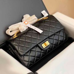 Luxuriöse Damen-Mini-Umhängetaschen mit Klappe, Designer-Taschen, Rindsleder, goldfarbene Metallketten, klassische Handtaschen, einfarbige und mehrfarbige Umhängetasche, Handtasche