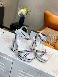2022 Sandali con plateau con tacco alto Cinturino incrociato in raso e cristalli di diamanti Serie di cristalli di raso Pantofole Sandali Scarpe Muller Taglia superiore 35-43