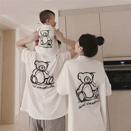 Summer Short-sleeved Bear Print Round Neck T-shirt Family Look Mid-length Skirt Casual Family Matching Outfit Mommy And Me Dress 220426