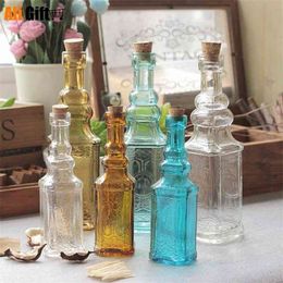 Small Vintage Carved Glass Vase Tower Vase For Home Decoration Photo Prop Vintage Glass Bottle Green Plant Glass Flower Vases 210409