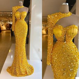 UPS Luxury Evening Dresses Bright Yellow Sequins Beads Halter Long Sleeves Prom Dress Formal Party Gowns Custom Made Sweep Train Robe de