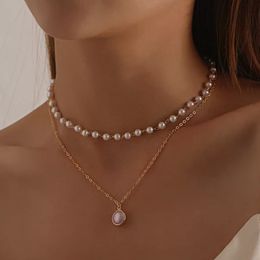 Collana creativa di perle a doppio strato Hip-Hop Semplice catena con cuciture a catena clavicola Regalo squisito di gioielli da donna