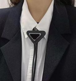 Cravatte firmate da donna da uomo Cravatta da collo in pelle moda Fiocco per uomo Donna con motivo Lettere Cravatte Pelliccia Tinta unita Cravatte 88