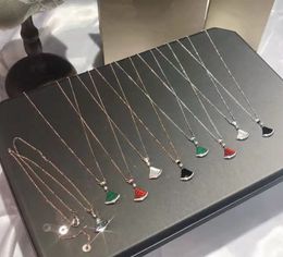 Marca de colares de pingentes recortados de luxo para homens e mulheres, colar de titânio aço feito com caixa x1105a