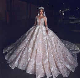 Luxurious Ball Gown Wedding Dresses V Neck Long Sleeves Beads Sequins Appliques Lace Ruffles Floor Length Bridal Gowns Vintage Plus Size robes de soiree