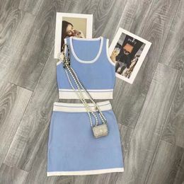 Marka Chan Kadınlar İki Parçalı Chan Elbise Seti Örme Yelek Chane Mini Kısa Etek Sokak Giyin