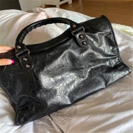 Designer Women's Motorcycle Bag Totes Retro Rivets Locomotive Women Messenger Crossbody Leather Shoulder Mini Size Women Handbags