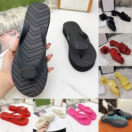 Jelly Sandals Trends Designer Flip Flops Slippers For Women Woman Lady Flats High Heels Slides Fashion Red Pink Black White Rubber S0202