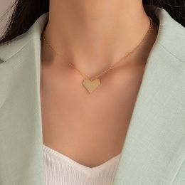 2022 INS Fashion Butterfly Rose Flwoers Pendant Neckalce for Women Charms Key Lock Love Jewellery Accessories Collar