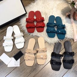 Ladies Jelly Sandals Designer Slippers Brand Rubber Slippers Flat Bottom Drag Beach Sandals Party Shoes 5 Colours With Box NO54