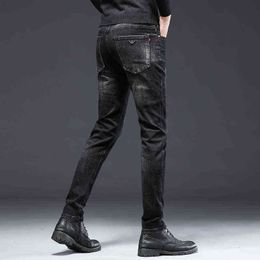 e jeans alla moda autunno inverno versione coreana da uomo pantaloni elastici slim fit in cotone nero di marca Small Foot