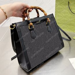 Bambu Tote Çanta Lüks Tasarımcı Crossbody Omuz Çantaları Saddles Alışveriş Cüzdanlar Baskı Mektupları Moda Messenger Pochette Alışveriş Çantası